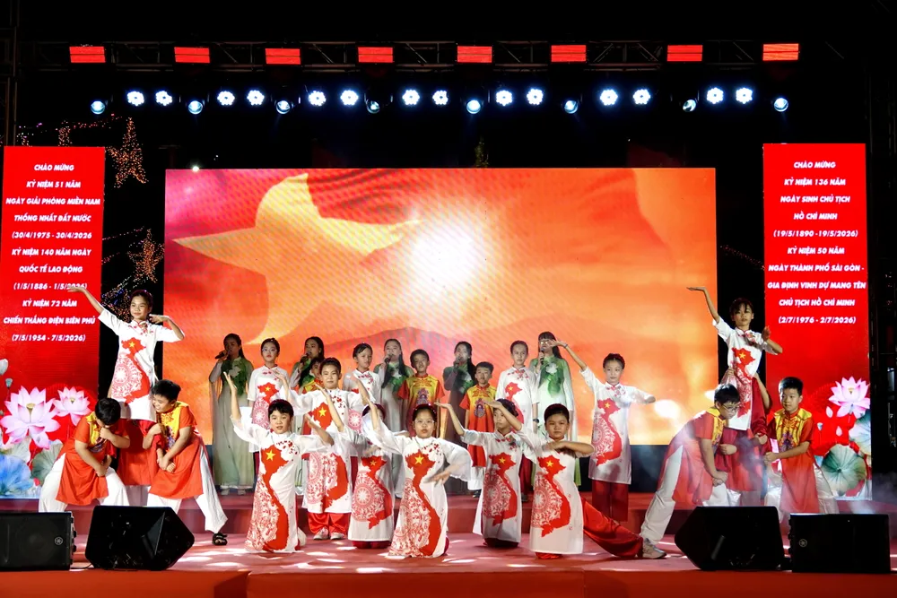 TH Vo Truong Toan - Dat Viet tieng vong ngan doi.JPG