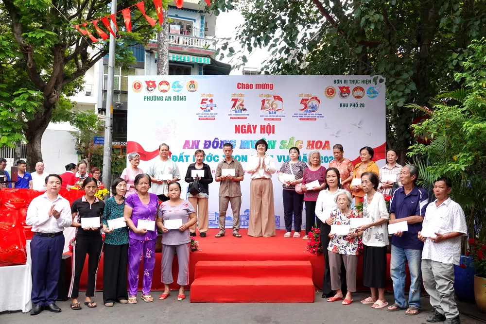 tang qua cac ho kho khan.JPG