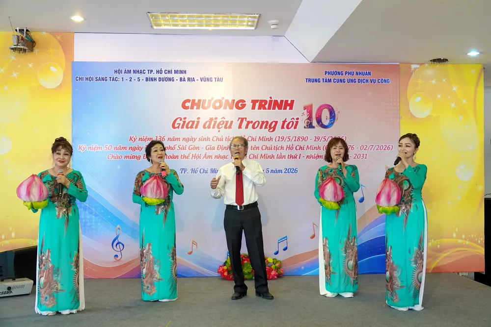 Ve tham nha Bac - Nguyen Huy GIang.JPG