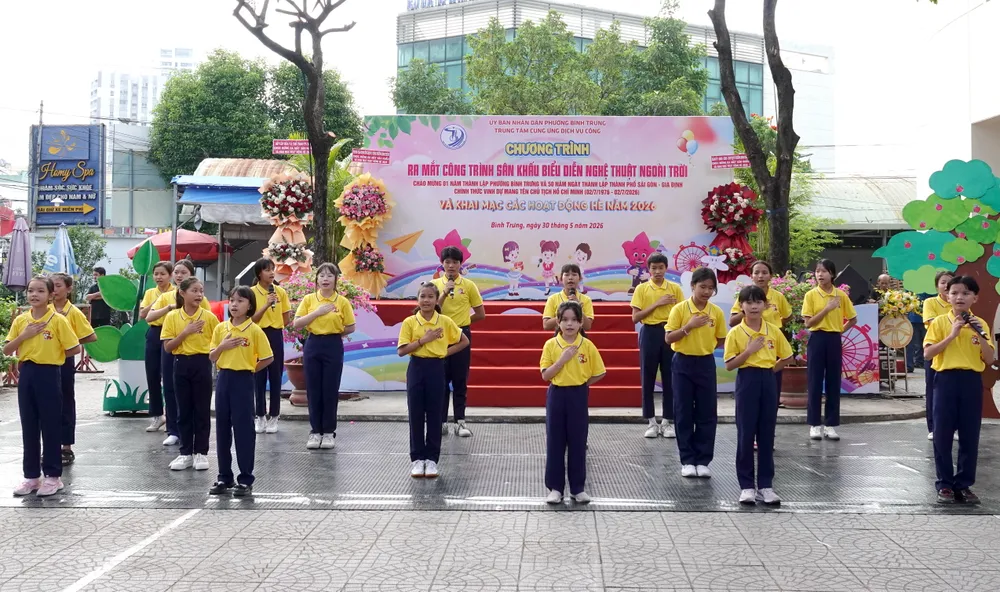 Ca ngoi To Quoc - Lop hoc tinh thuong.JPG