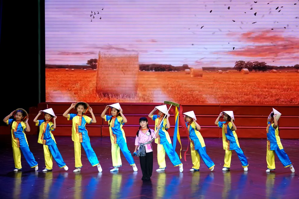 Bui Ngoc Thien Kim - Em yeu mua he que em.JPG