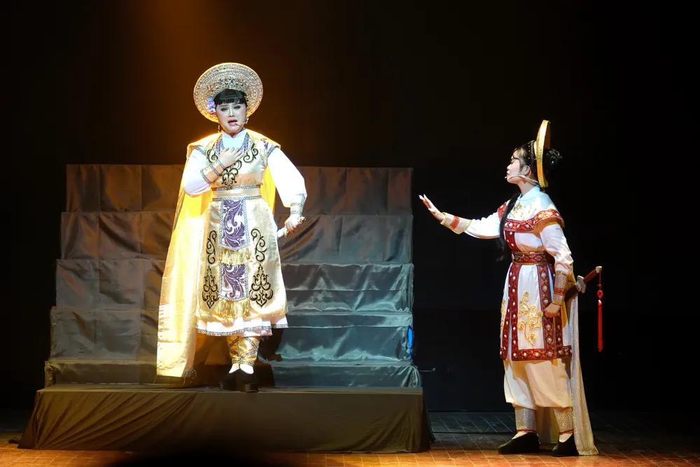 Tu Quyen Phuong Quynh - Hao khi Trung Vuong.JPG