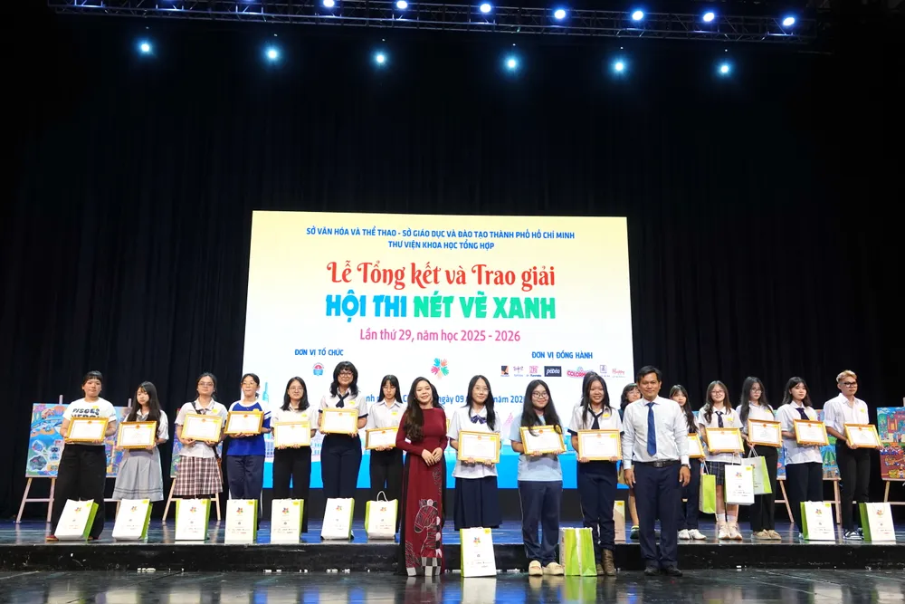 Bang D THPT trao cac giai 1 2 3 KK.JPG