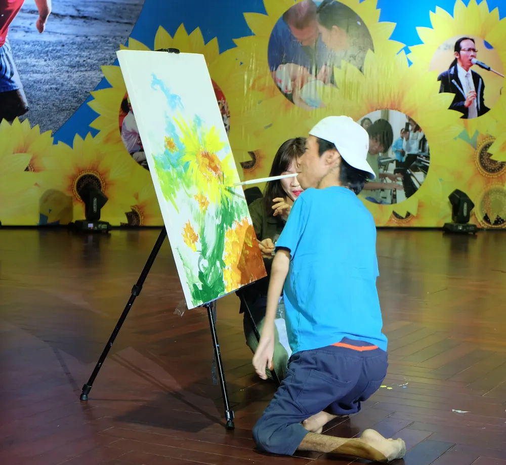 Quyên góp 124 triệu đồng để tạo sân chơi cho trẻ em khuyết tật ảnh 2