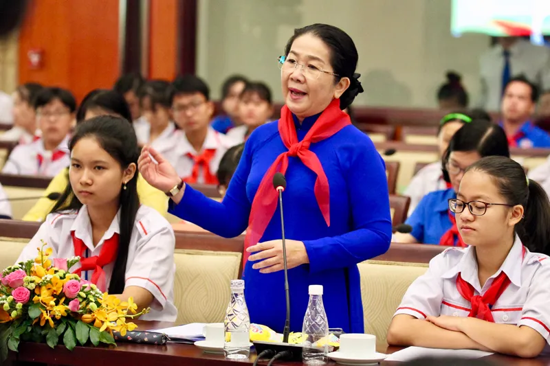 Lãnh đạo TPHCM gặp gỡ thiếu nhi thành phố dịp đầu xuân Kỷ Hợi 2019 ảnh 3