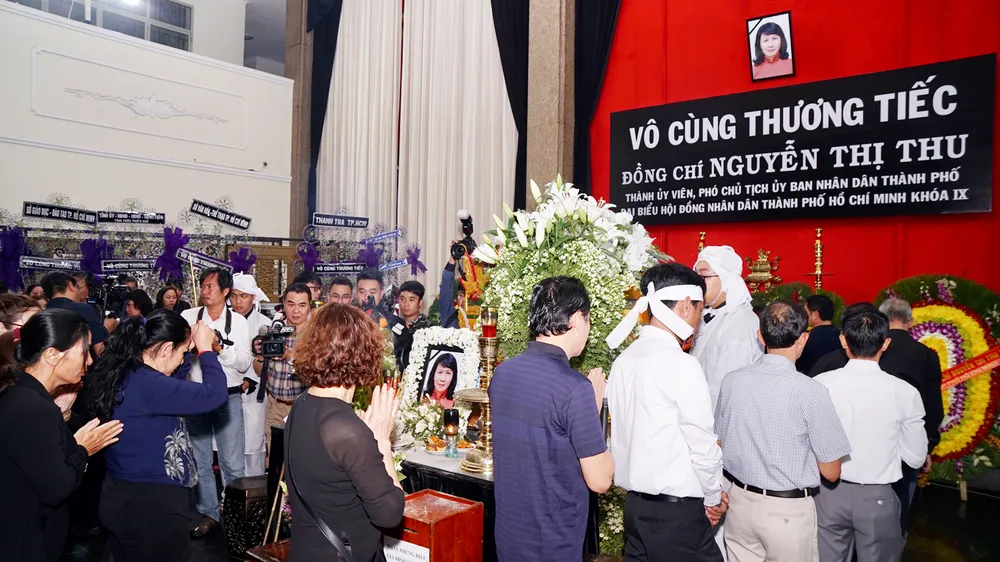 Lễ truy điệu và di quan Phó Chủ tịch UBND TPHCM Nguyễn Thị Thu ảnh 7