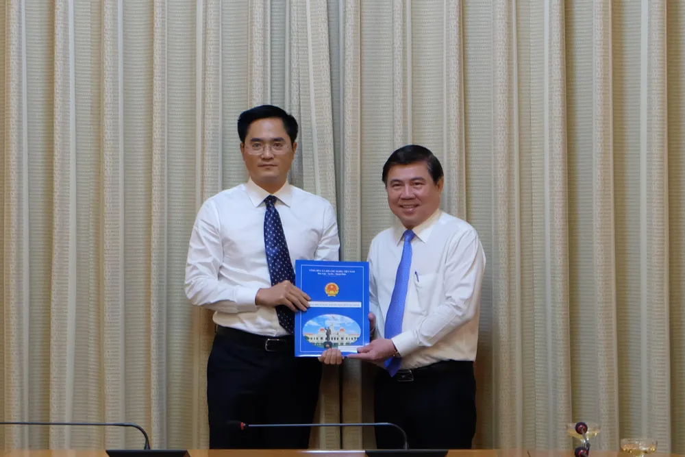 Bổ nhiệm 2 giám đốc sở Giao thông Vận tải và Kế hoạch - Đầu tư TPHCM ảnh 1