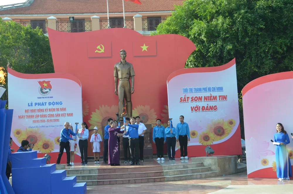Thành đoàn TPHCM phát động đợt kỷ niệm 90 năm Ngày thành lập Đảng trong đoàn viên thanh niên ảnh 1