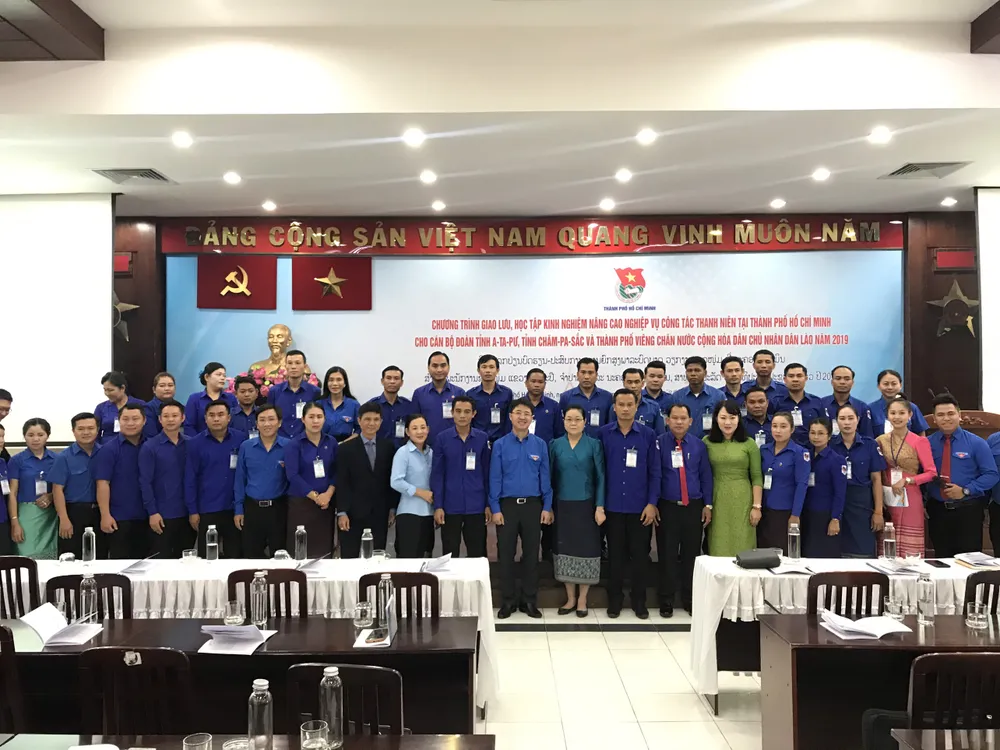 Thành đoàn TPHCM giao lưu với Đoàn thanh niên Nhân dân Cách mạng Lào  ảnh 1