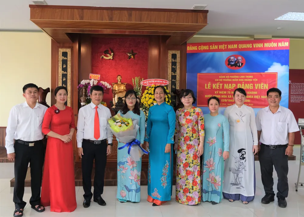 Quận Thủ Đức: Thêm 40 quần chúng ưu tú được đứng vào hàng ngũ của Đảng ảnh 2