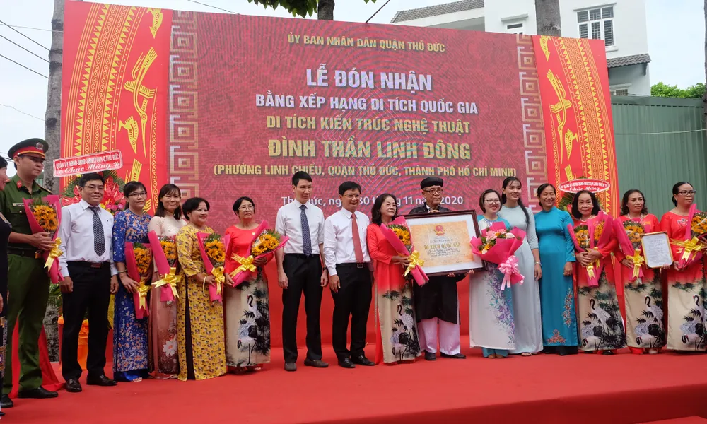 Quận Thủ Đức đón nhận Bằng xếp hạng di tích kiến trúc nghệ thuật quốc gia Đình thần Linh Đông ảnh 2