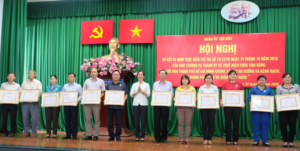 Quận Thủ Đức xử phạt vi phạm trong lĩnh vực môi trường tổng số tiền hơn 1,1 tỷ đồng ảnh 2