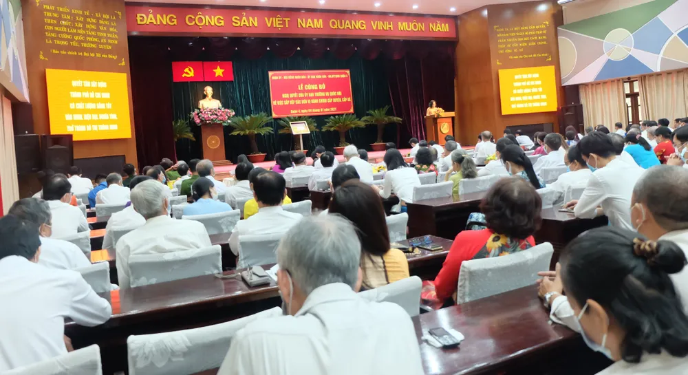 Tập trung hỗ trợ tối đa người dân chuyển đổi giấy tờ khi sáp nhập phường ảnh 1