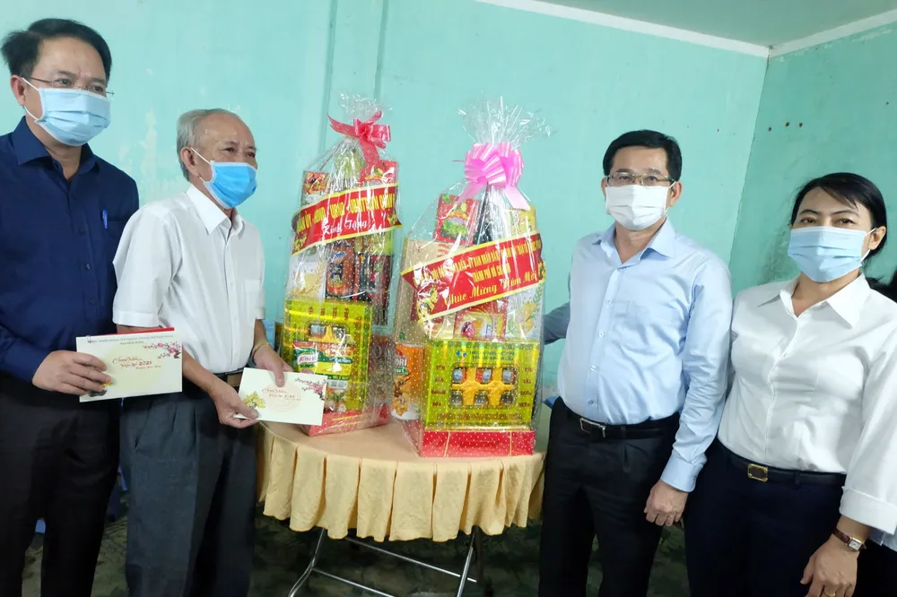 Lãnh đạo TPHCM chúc tết lực lượng vũ trang  ​ ảnh 3