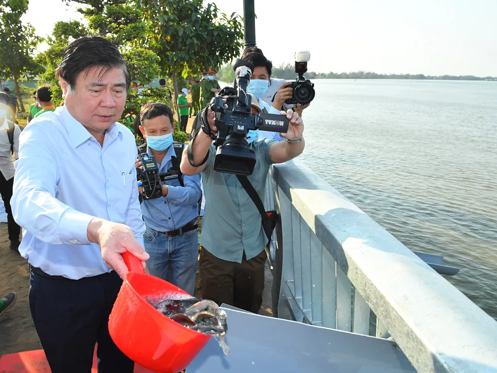 TP Thủ Đức phát động, ra quân trồng cây xanh, dọn dẹp vệ sinh môi trường ảnh 5