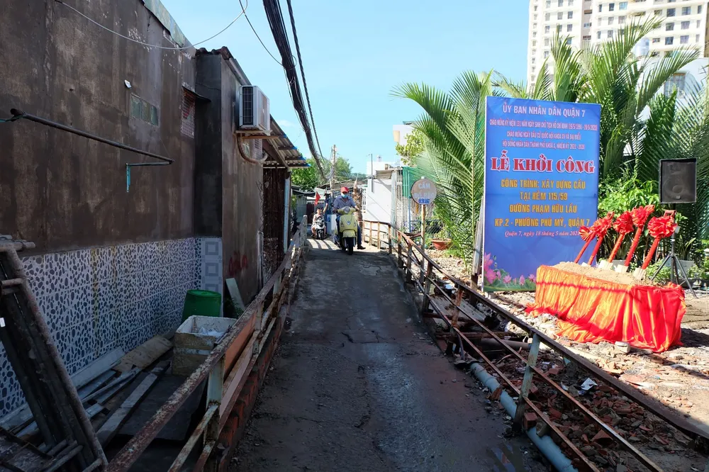 Hơn 10 tỷ đồng xây dựng 3 cây cầu dân sinh tại quận 7 ảnh 3