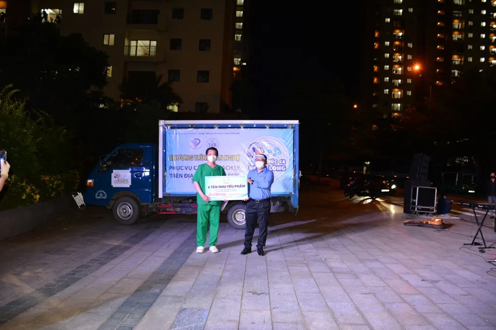 “Khúc ca đồng lòng” cổ vũ tinh thần lực lượng tuyến đầu và bệnh nhân mắc Covid-19 ảnh 3