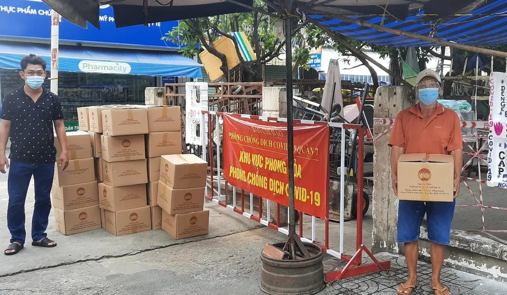 TPHCM lập Tổ công tác giải quyết khó khăn về tài chính phục vụ chống dịch ảnh 1