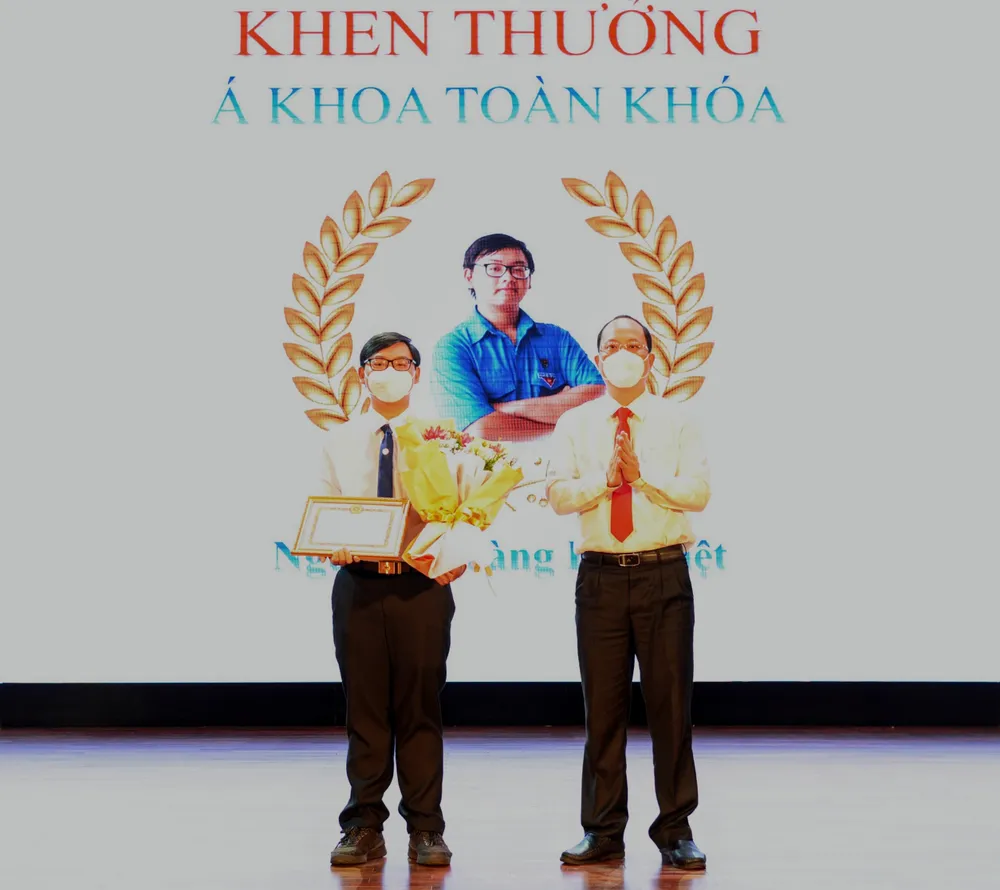 Sinh viên Học viện Cán bộ TPHCM bắt đầu năm học mới ảnh 2