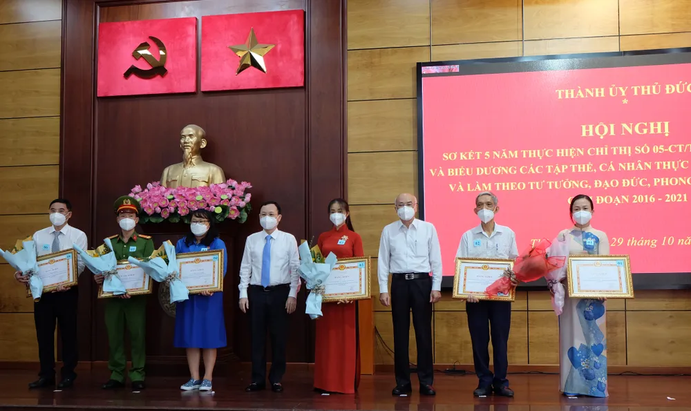 Trưởng ban Tuyên giáo Thành ủy TPHCM Phan Nguyễn Như Khuê: Làm theo Bác phải thể hiện bằng từng phần việc cụ thể ảnh 2