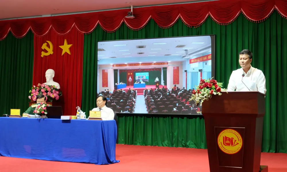 Bảo vệ nền tảng của Đảng, đấu tranh, phản bác các quan điểm sai trái, thù địch trong tình hình mới ảnh 2