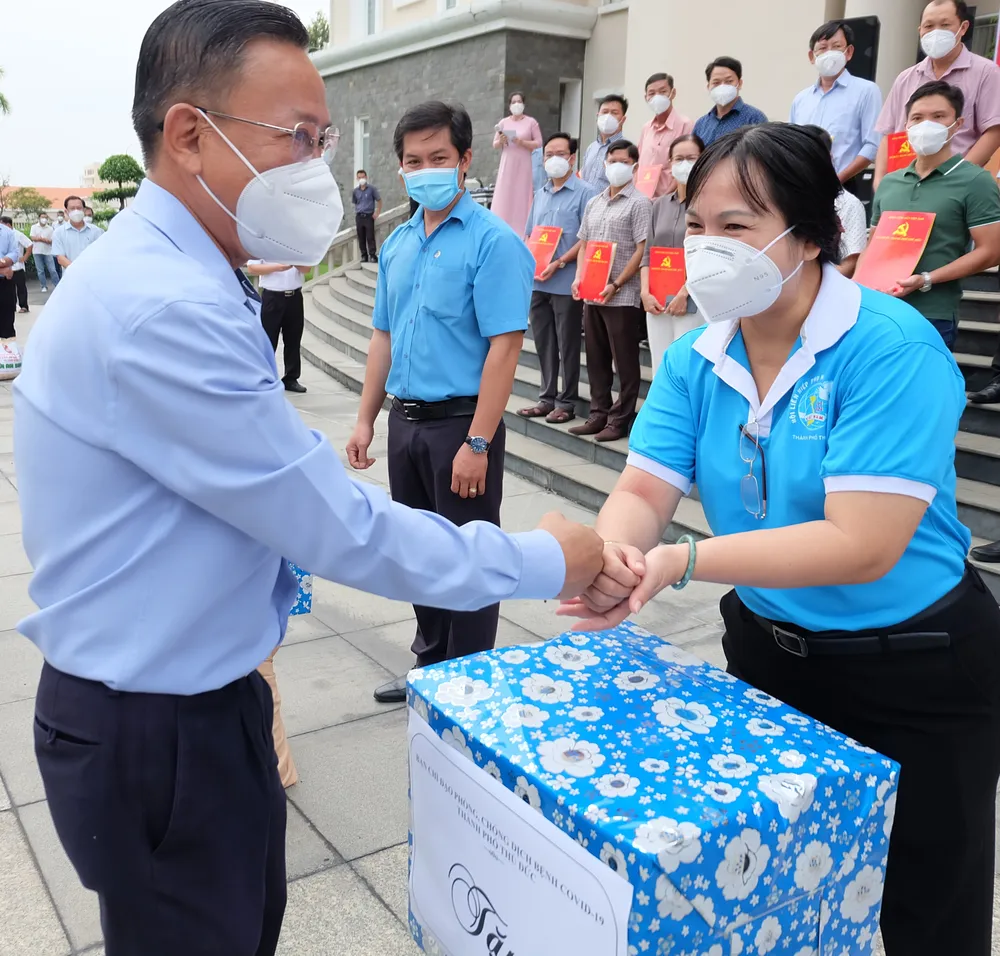 TP Thủ Đức tăng cường 2.300 người về các phường hỗ trợ phòng chống dịch Covid-19 ảnh 3