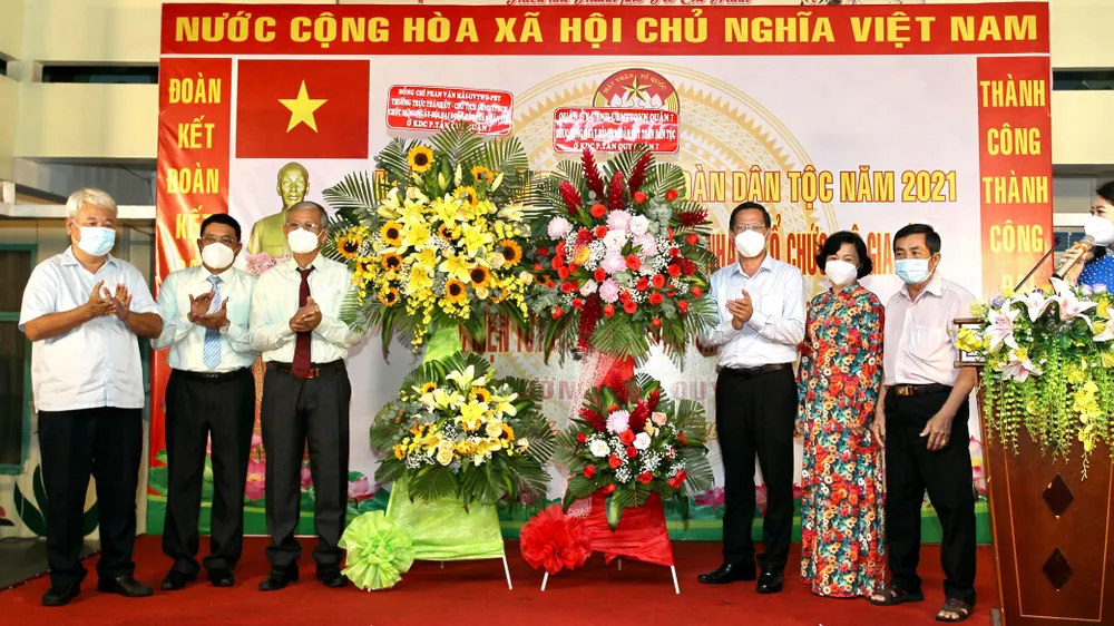 Lấy tinh thần sẻ chia trong đại dịch để xây dựng khu dân cư đoàn kết ảnh 3