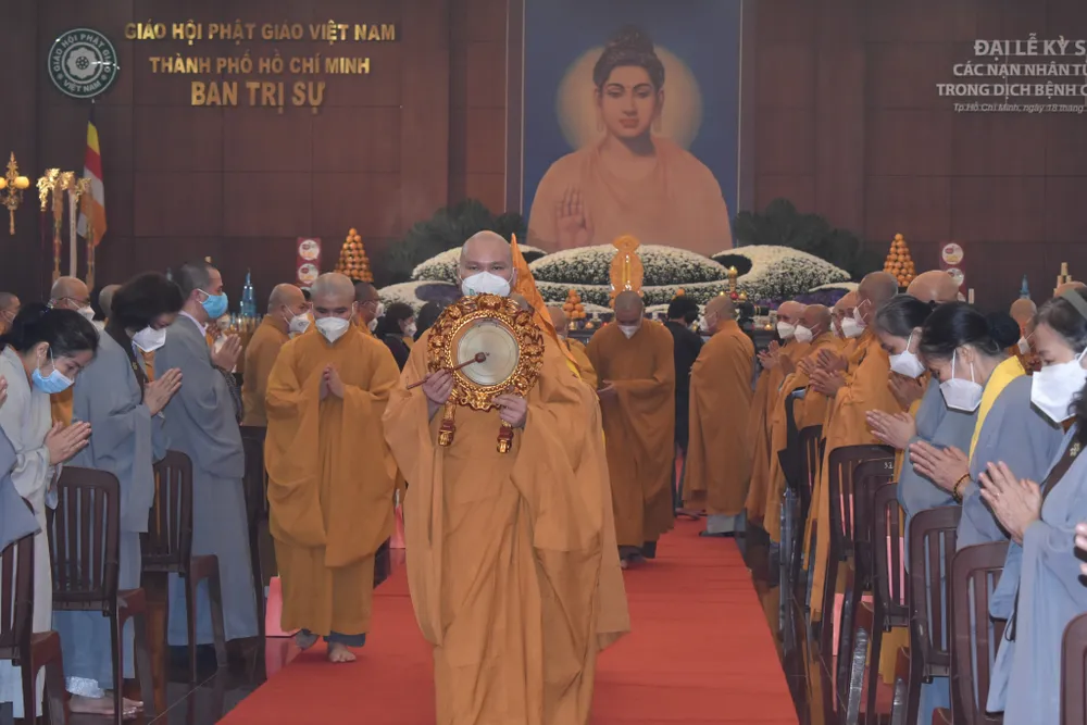 Để người mất nhẹ gót trở về lòng đất mẹ  ​ ảnh 2