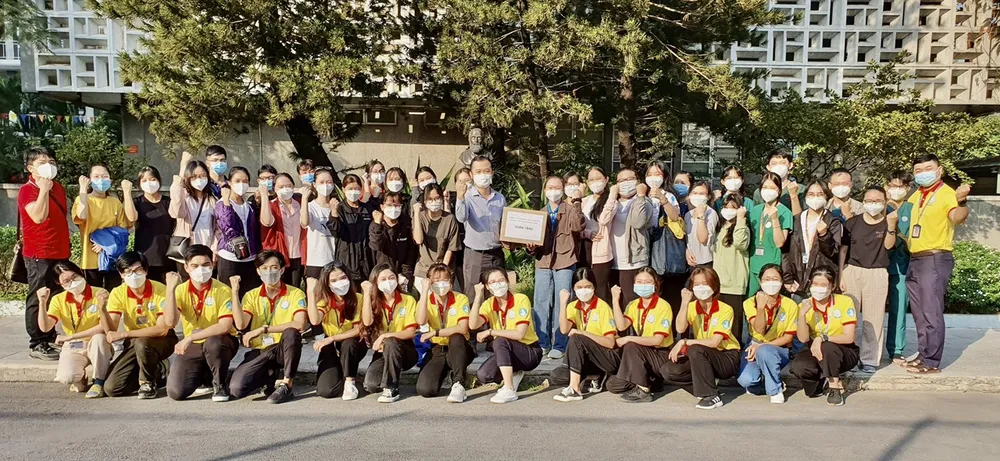 Xuân tình nguyện của hơn 40 cán bộ, giảng viên, sinh viên Trường ĐH Y Dược TPHCM ảnh 1