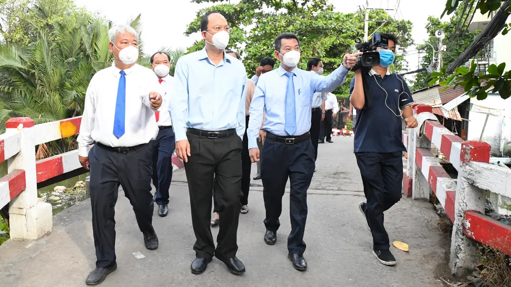 Người dân quận 7 hiến trên 2.200m² đất để thực hiện các công trình mở rộng hẻm ảnh 3