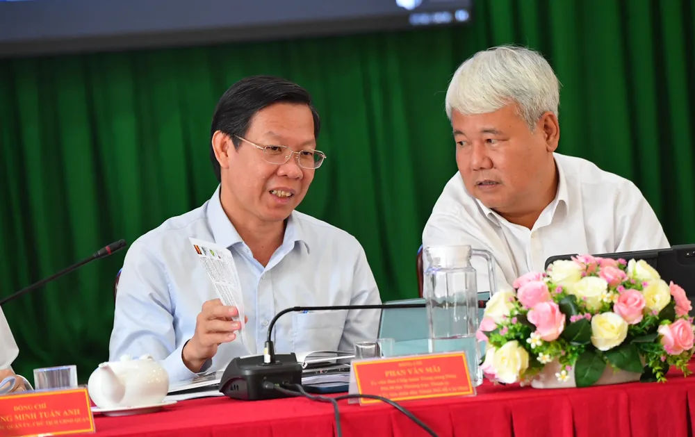 Chủ tịch UBND TPHCM Phan Văn Mãi: Phấn đấu đến hết quý 2, quận 7 về đích phục hồi kinh tế - xã hội ảnh 1