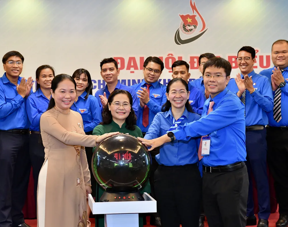 Chủ tịch HĐND TPHCM Nguyễn Thị Lệ: Mỗi cán bộ, công chức trẻ hãy chọn cho mình một khát vọng về thành phố thân yêu  ảnh 3