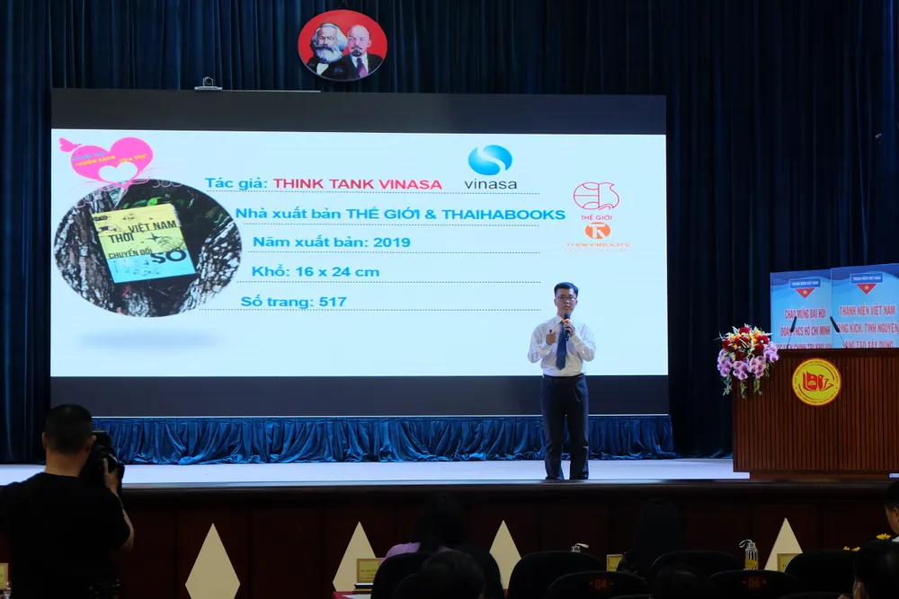 2 thí sinh giành giải nhất hội thi thuyết trình “Quyển sách tôi yêu” ảnh 2