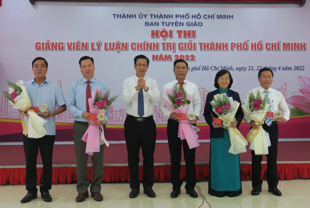 Khai mạc hội thi giảng viên lý luận chính trị giỏi TPHCM năm 2022 ảnh 1