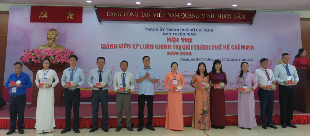 Khai mạc hội thi giảng viên lý luận chính trị giỏi TPHCM năm 2022 ảnh 3