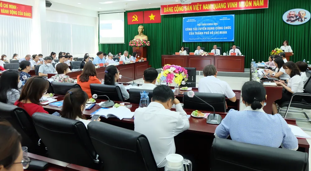 Thi tuyển công chức: Nhiều khó khăn cần tháo gỡ ảnh 2