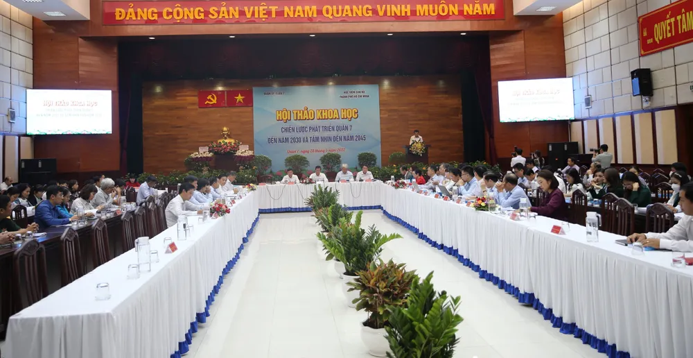 Tìm chiến lược phát triển quận 7 ảnh 2