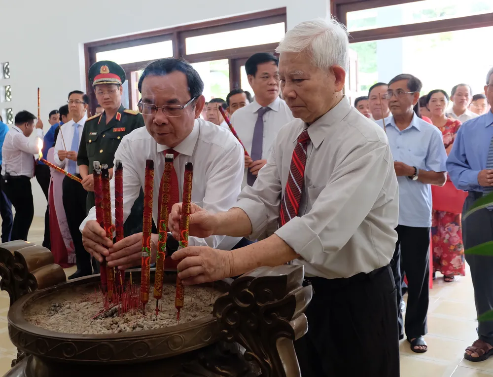 Đảng ủy khối Dân - Chính - Đảng TPHCM kỷ niệm 15 năm thành lập ảnh 1