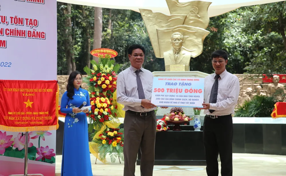 Đảng ủy khối Dân - Chính - Đảng TPHCM kỷ niệm 15 năm thành lập ảnh 10