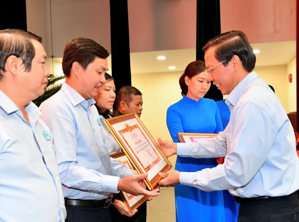 Tính toán cơ chế hỗ trợ người dân ít được hưởng lợi từ hiến đất mở rộng hẻm ảnh 3