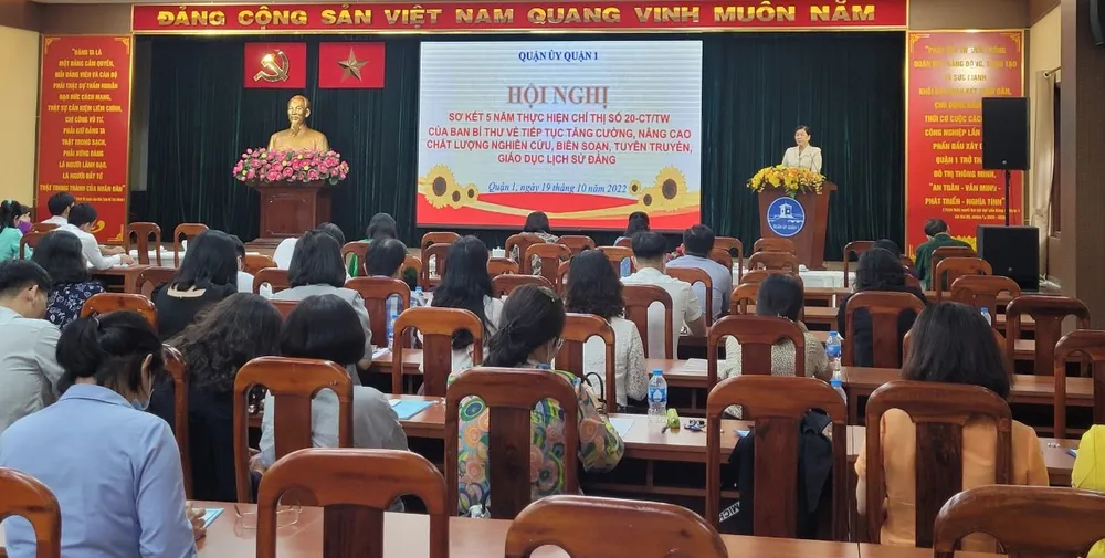 Tìm các giải pháp để tuyên truyền, giáo dục lịch sử Đảng cho học sinh ảnh 1