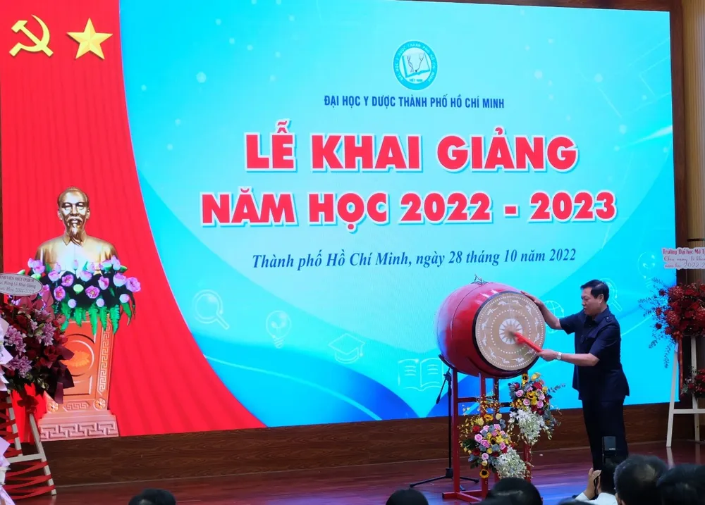 ĐH Y Dược TPHCM đã đào tạo hơn 52.000 bác sĩ, dược sĩ, cử nhân ảnh 1