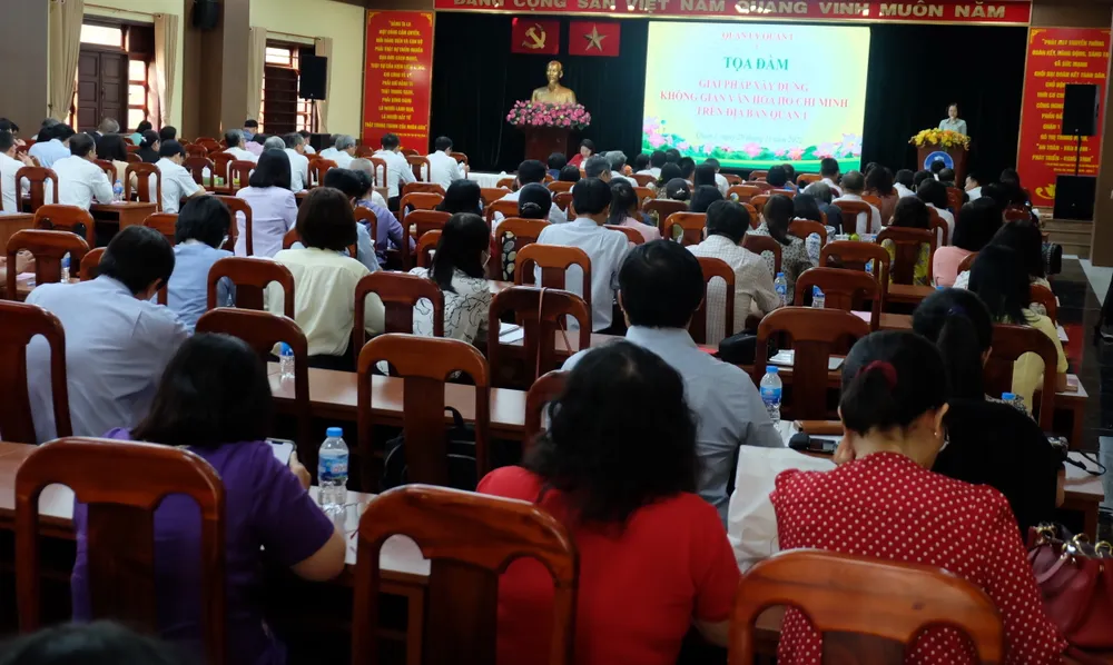 Xây dựng Không gian văn hóa Hồ Chí Minh tại quận 1: Chú trọng xây dựng đạo đức công vụ ảnh 1