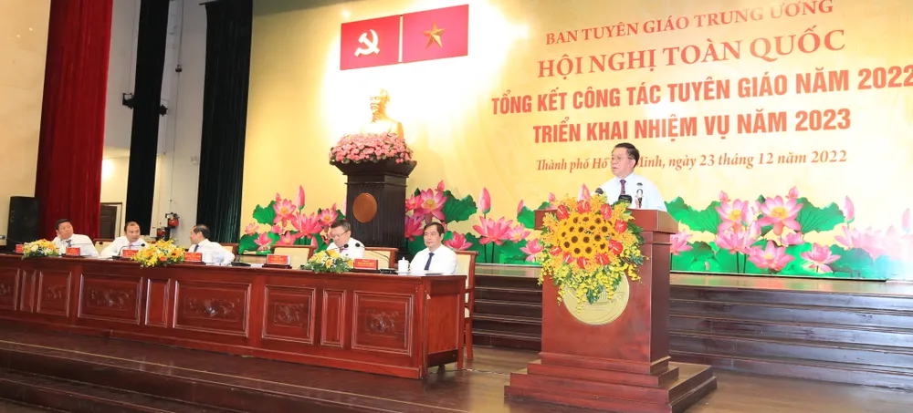 Trưởng Ban Tuyên giáo Trung ương Nguyễn Trọng Nghĩa phát biểu chỉ đạo tại hội nghị. Ảnh: DŨNG PHƯƠNG