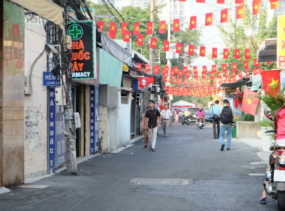 Người dân hẻm Tân Thuận Tây (phường Tân Thuận Tây và Bình Thuận) phấn khởi khi tuyến hẻm khang trang, sạch đẹp hơn Người dân hẻm Tân Thuận Tây (phường Tân Thuận Tây và Bình Thuận) phấn khởi khi tuyến hẻm khang trang, sạch đẹp hơn