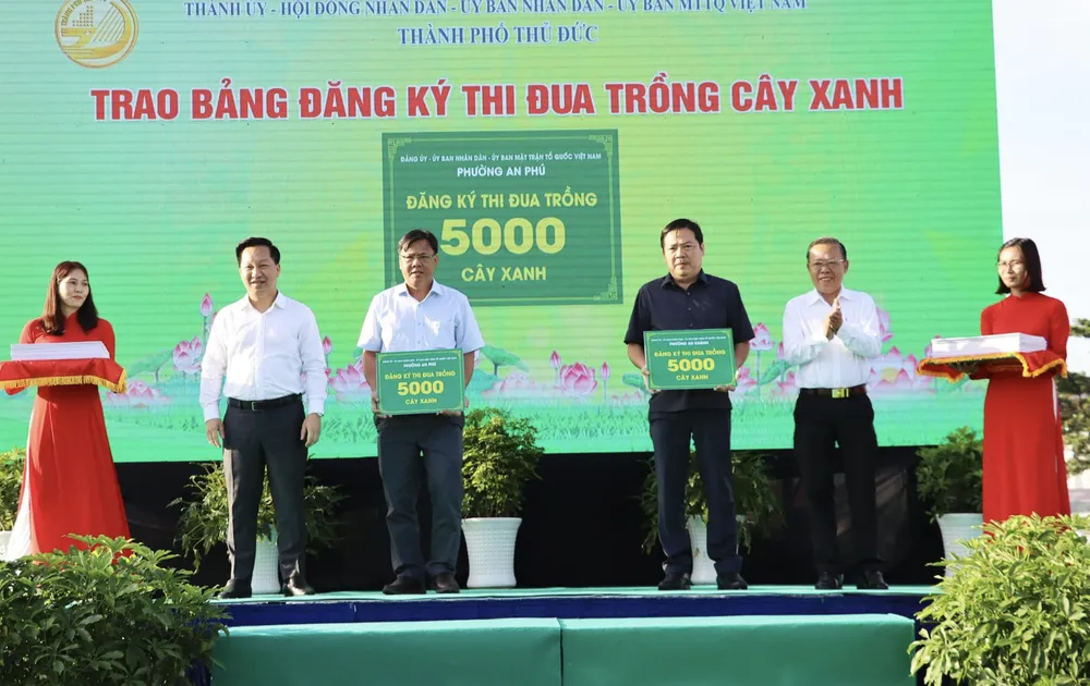 Các phòng, ban, đơn vị TP Thủ Đức đăng ký thi đua trồng cây xanh năm 2023