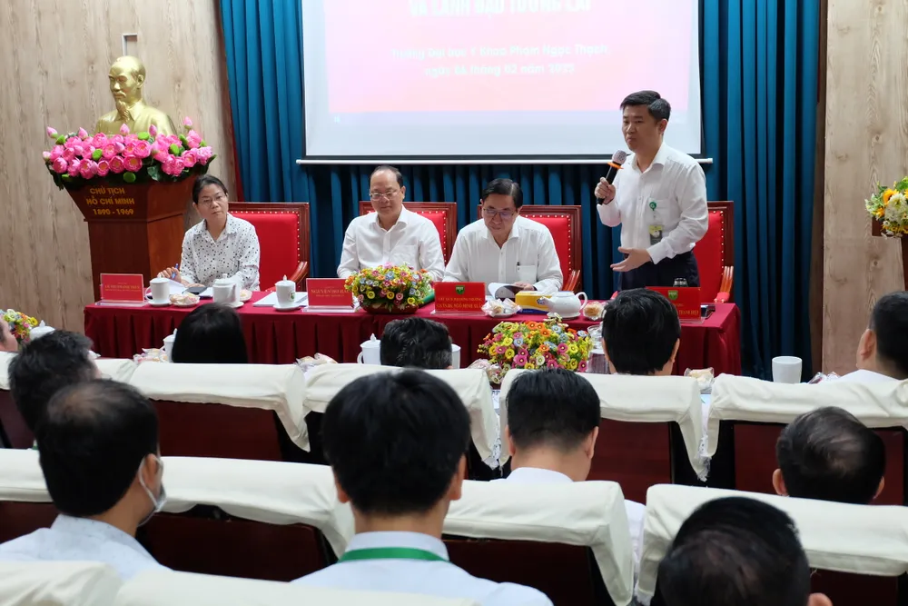 Quang cảnh toạ đàm