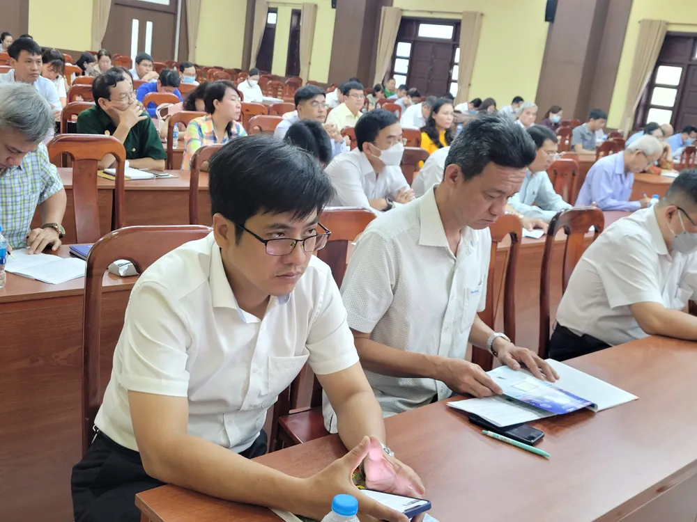 Các đại biểu dự hội nghị.