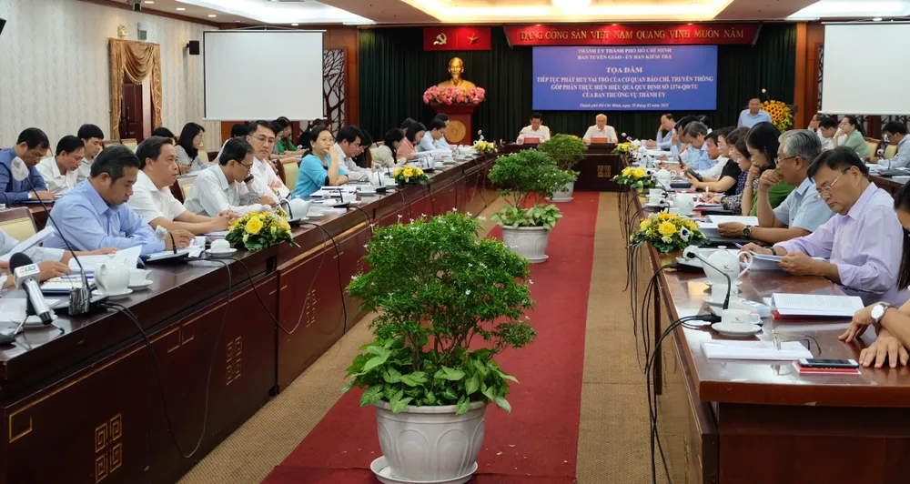 Quang cảnh buổi toạ đàm Quang cảnh buổi toạ đàm