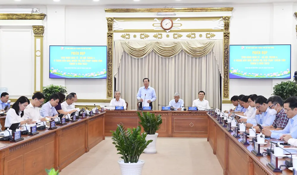 Quang cảnh phiên họp. Ảnh: VIỆT DŨNG